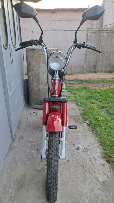 Vand Piaggio Si 2 Rosu! Pretul este in euro!!!