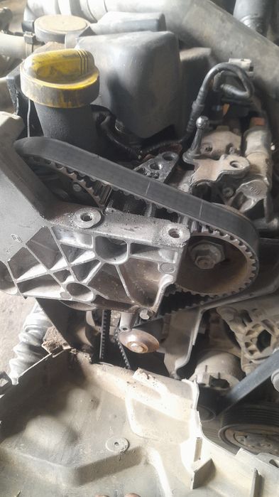 Vând motor cu tot cu anexe 1.5