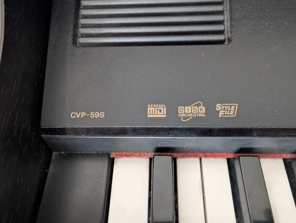 Дигитално пиано със стол Yamaha Clavinova CVP-59S