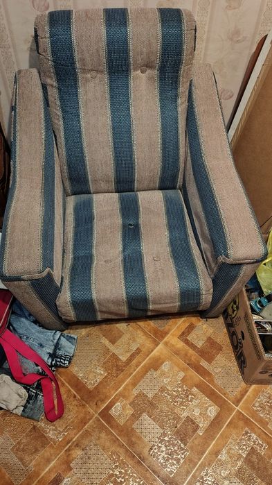 Продаем диван и 2 кресла