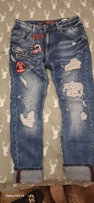 Много яко дънки и блуза на Филип плейнн