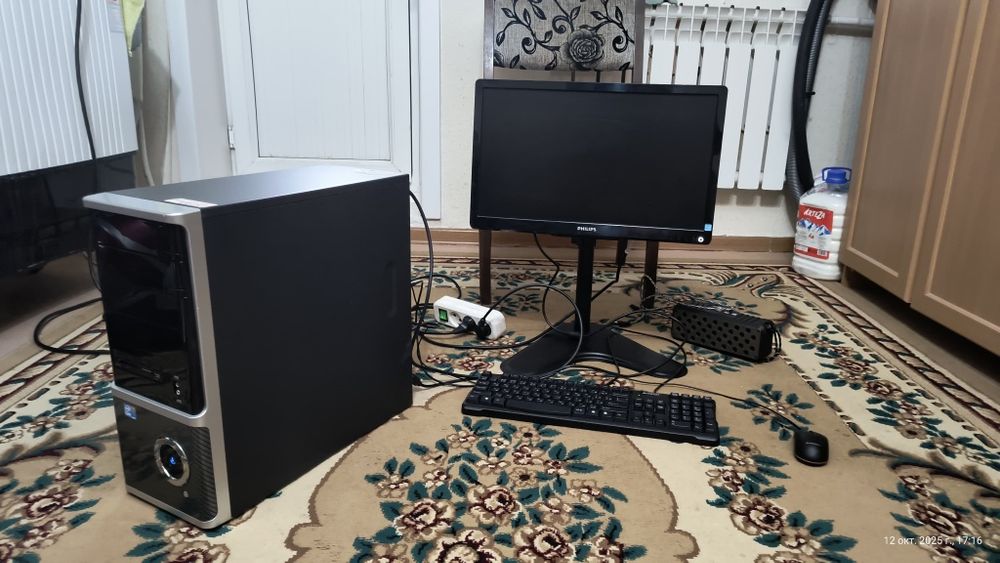 Продам компьютер i3 . Комплект.