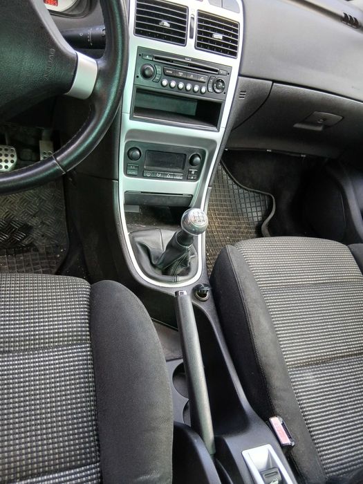 Mașină Peugeot 307 CC