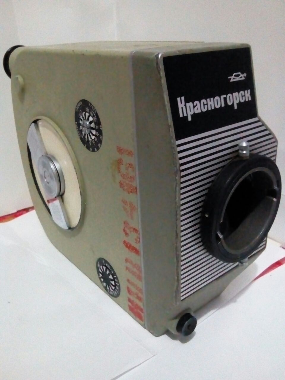Музейные экспонаты фотоопораты кинокамера