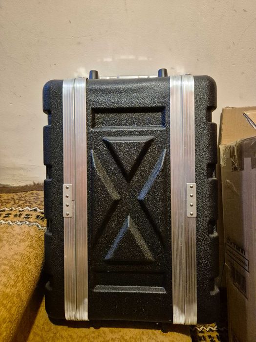 Твърд кейс за микрофон и ефект