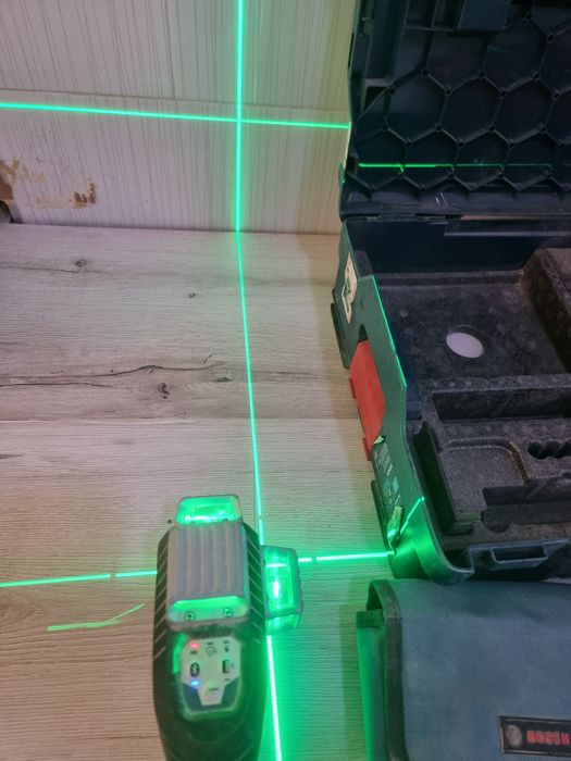 Laser bosch gll 3-80 cg  linii verzi