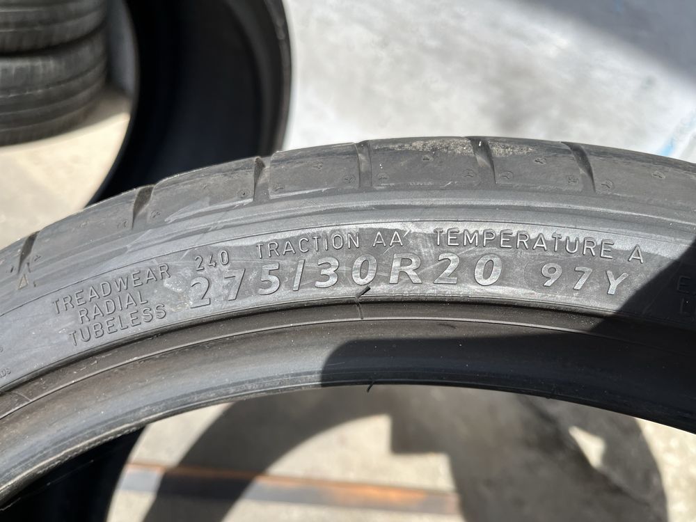 2 бр. летни гуми 275/30/20 Dunlop MFS DOT 3319 3 mm