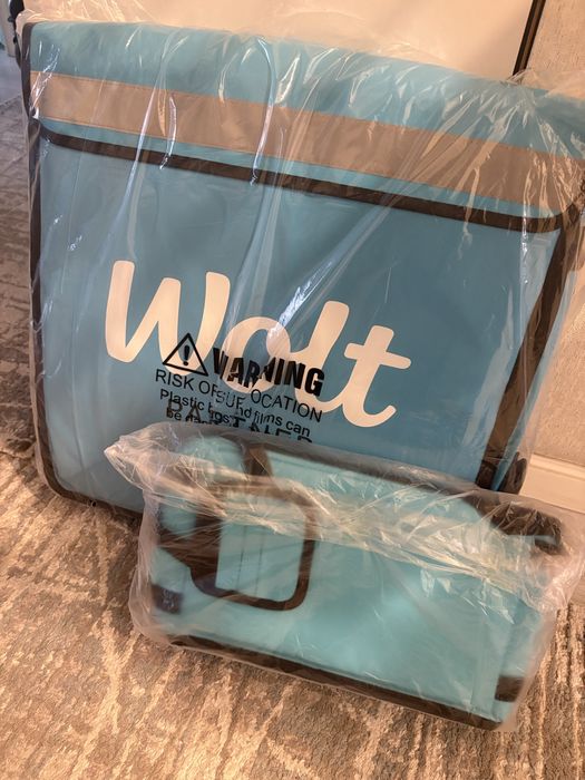 Продается  новая термо сумка wolt большой и mini