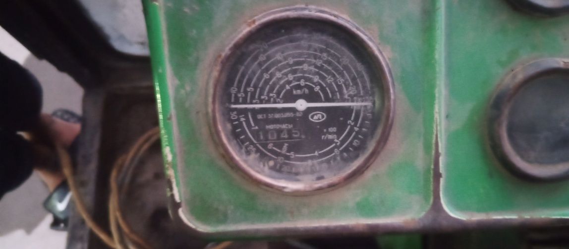 TTZ 80 traktor sotiladi