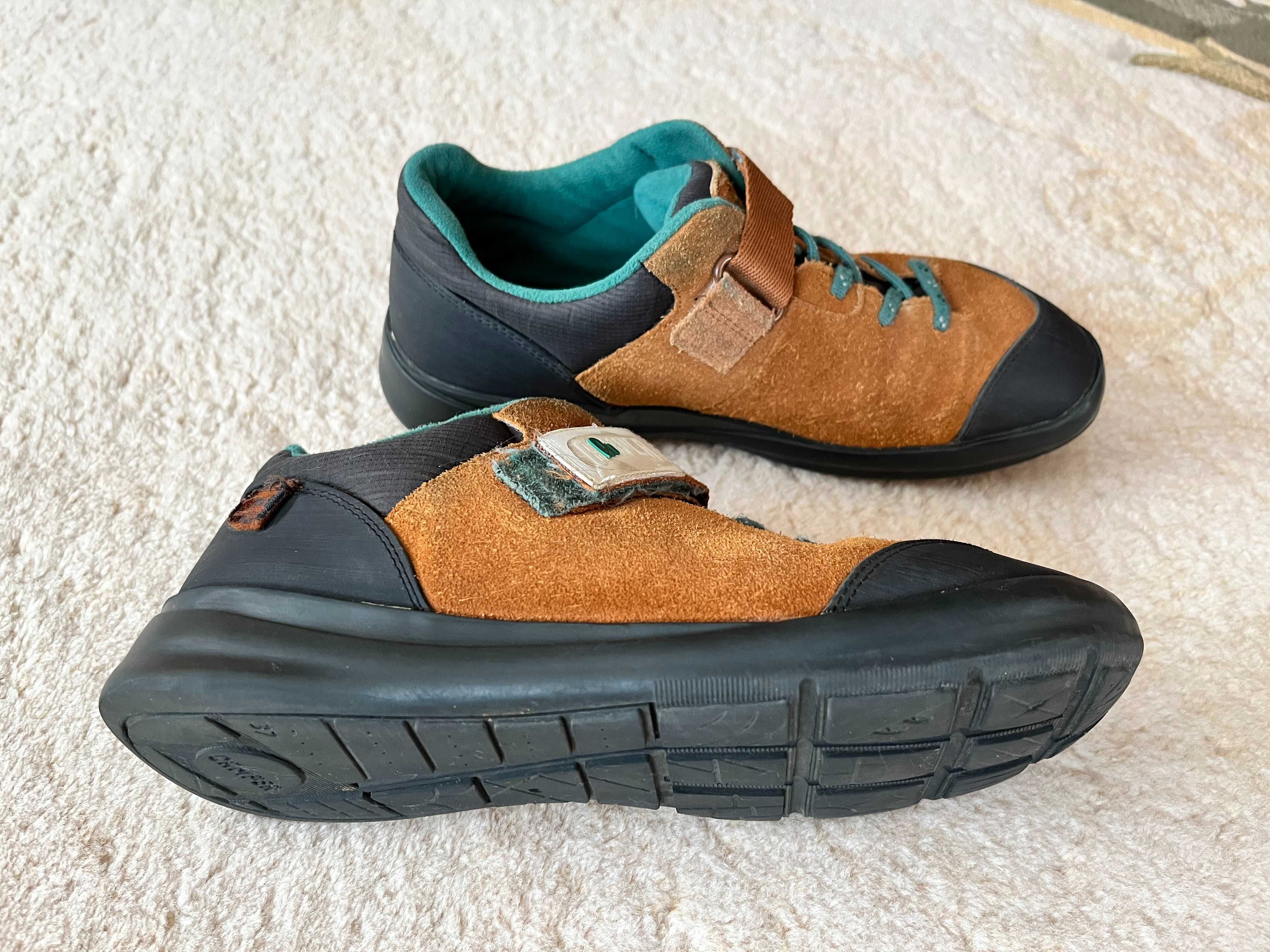 Vand pantofi sport pentru copii, marca Camper