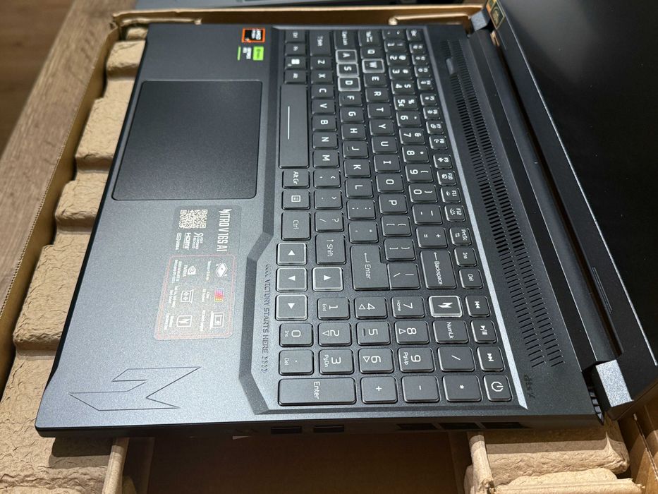 Laptop Acer Nitro V 16S AMD Ryzen 7 260 16" 16GB RTX 5060 8GB 1TB SSD