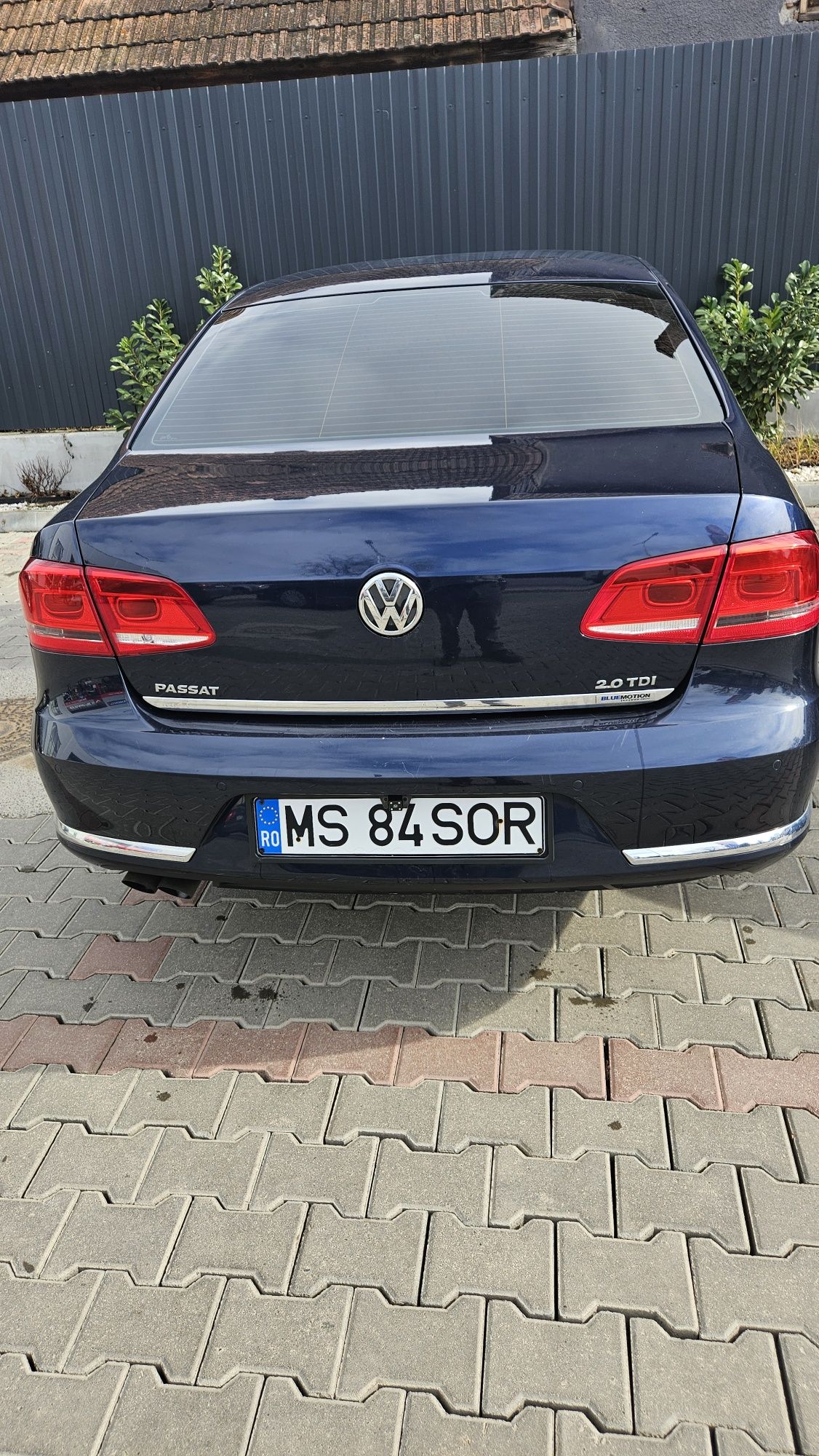 Vind wolsfaghen pasat b7 din anu2014  cu motor  de 2 l de 140 cai