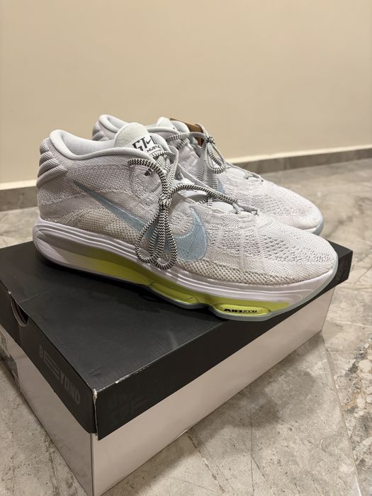 NIKE GT Hustle 3