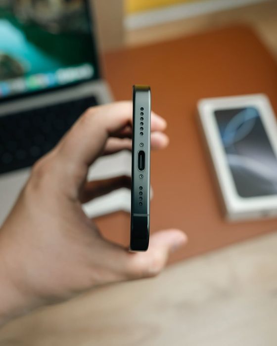 iPhone 16 Pro Max 256gb Black Titanium