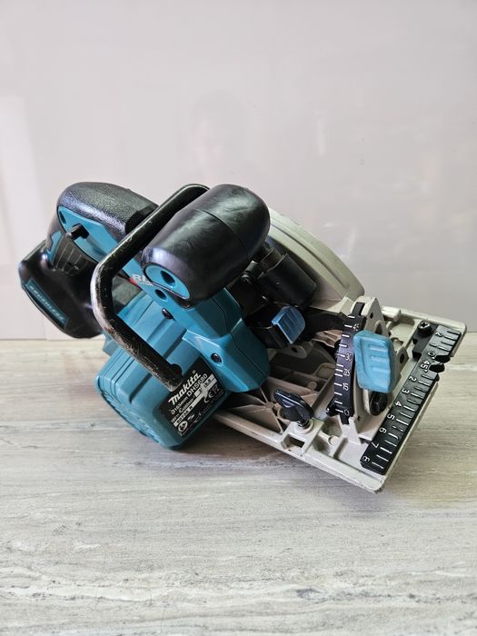 Makita Ръчен Циркуляр DHS680