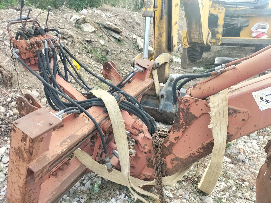 Brat excavat bobcat ,brat săpat mini incarcator