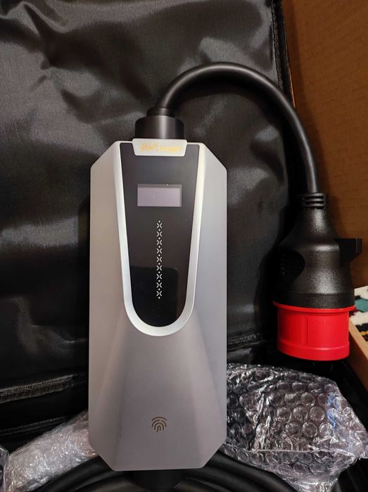 Трифазна зарядна станция за електрически автомобили 11кW