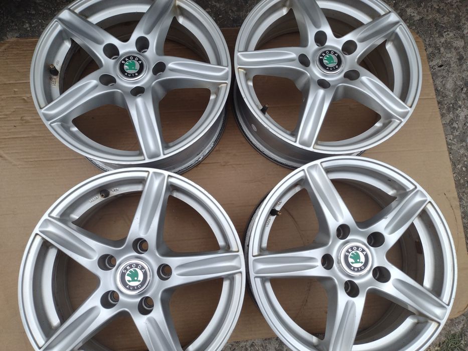 Перфектни Dezent 15-5x112 ET40 6j. Шкода Октавия