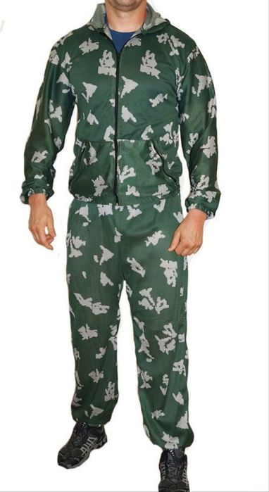 Лёгкий костюм для активного отдыха