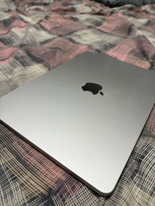 Apple MacBook Air 13.6” M4 Silver – Чисто нов, с 2 г. гаранция