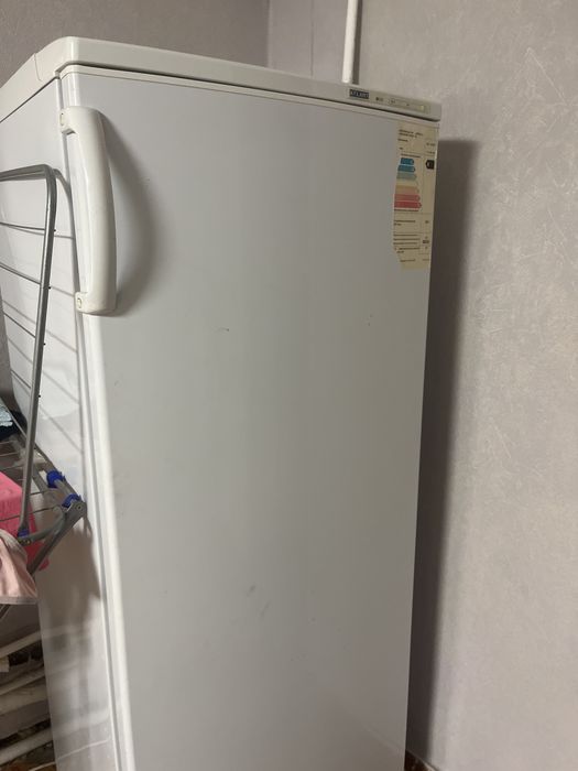 Продам морозильник