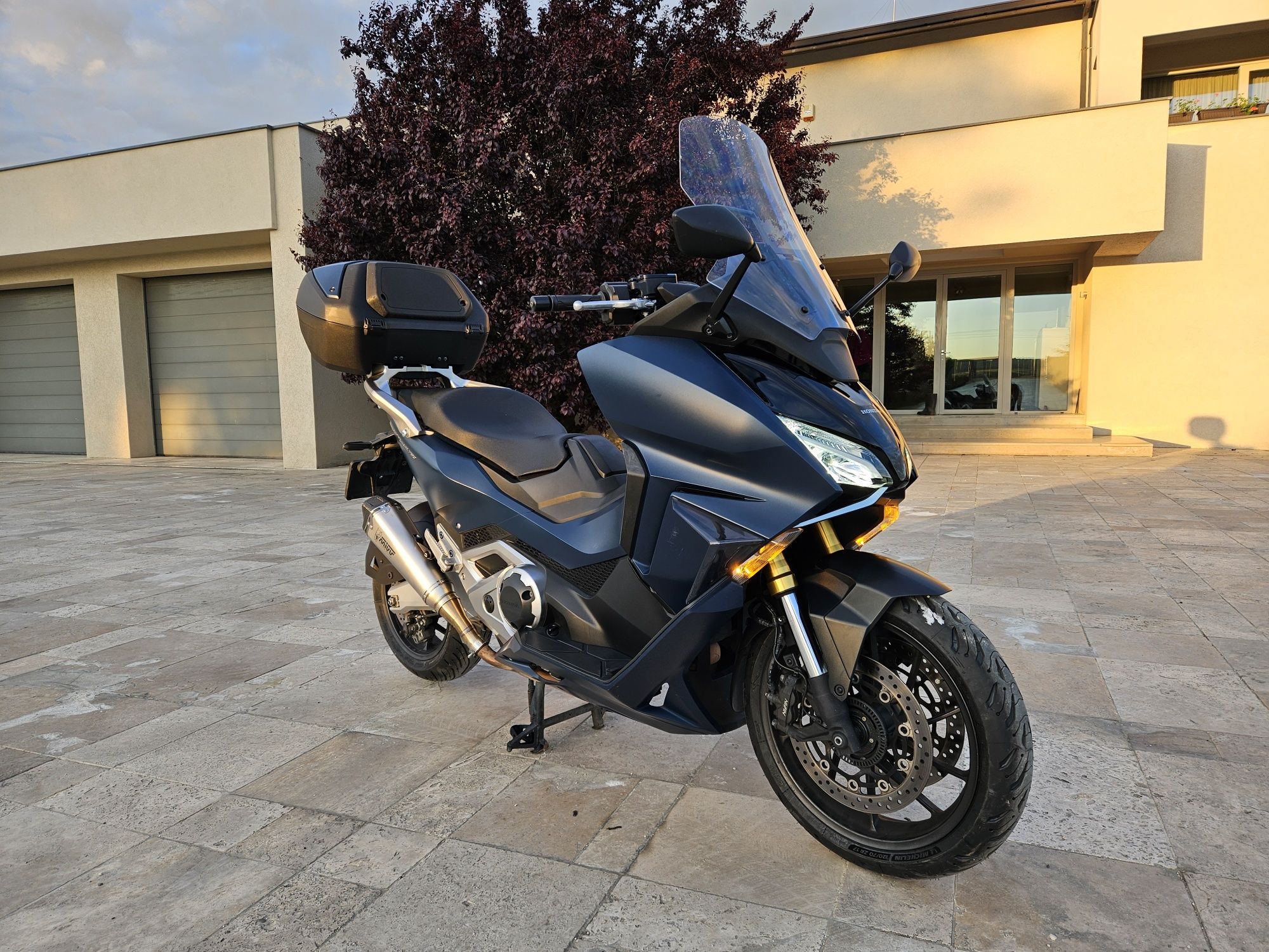 Honda Forza 750, >2000 euro accesorii, garantie