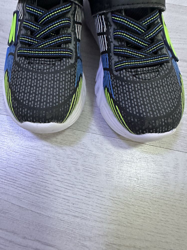 Детски светещи обувки / маратонки Skechers