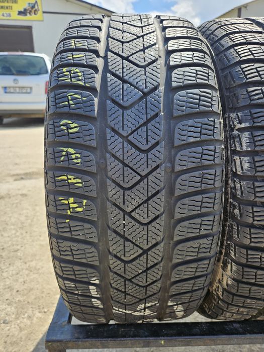 Vând 4 anvelope iarna 215/40/17 215/40r17 PIRELLI