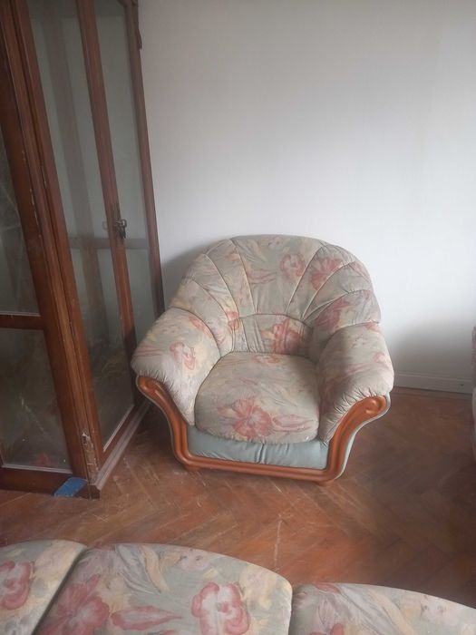 coltar si un fotoliu din material