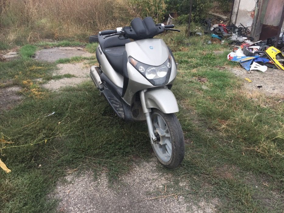 Piaggio Beverly 200  и 125 кубика 2003г на части пиаджо бевърли