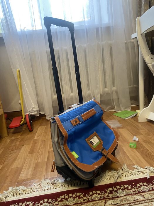 Портфель на колесах