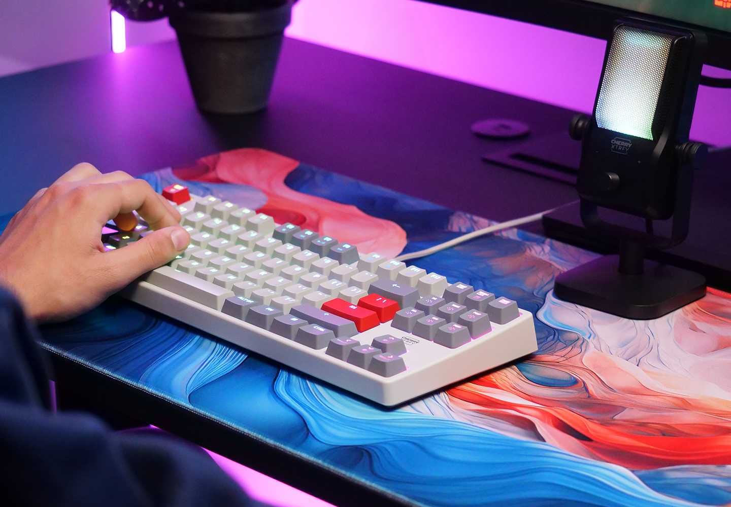 XTRFY K4 Tkl retro rgb