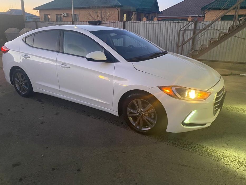 Продам машину Hyundai Elantra