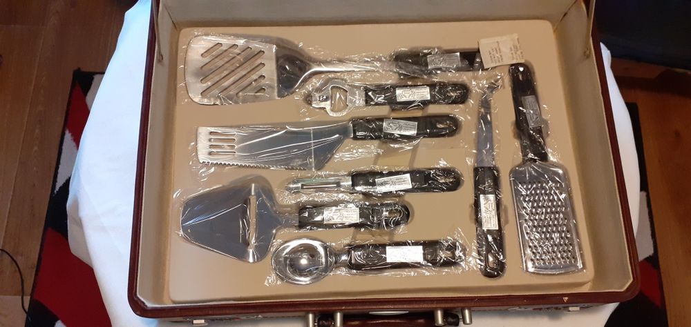 Valiza Cutite Bucaterie 32 bucati