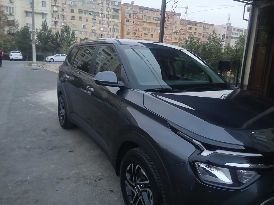Продам машину Kia Carens