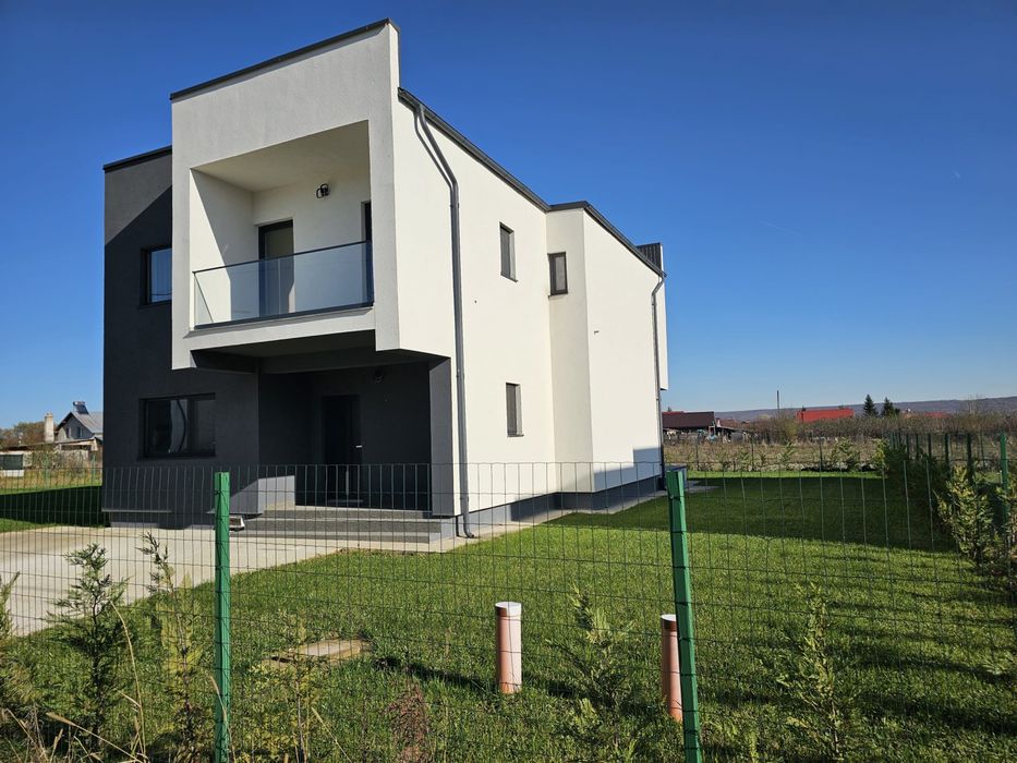 Casa de vanzare sau de inchiriat langa Pitesti