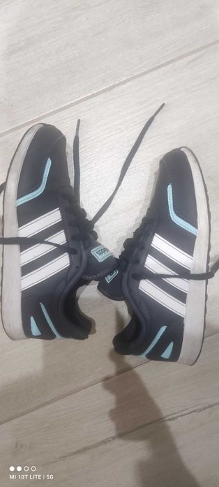 Маратонки Адидас 33 номер