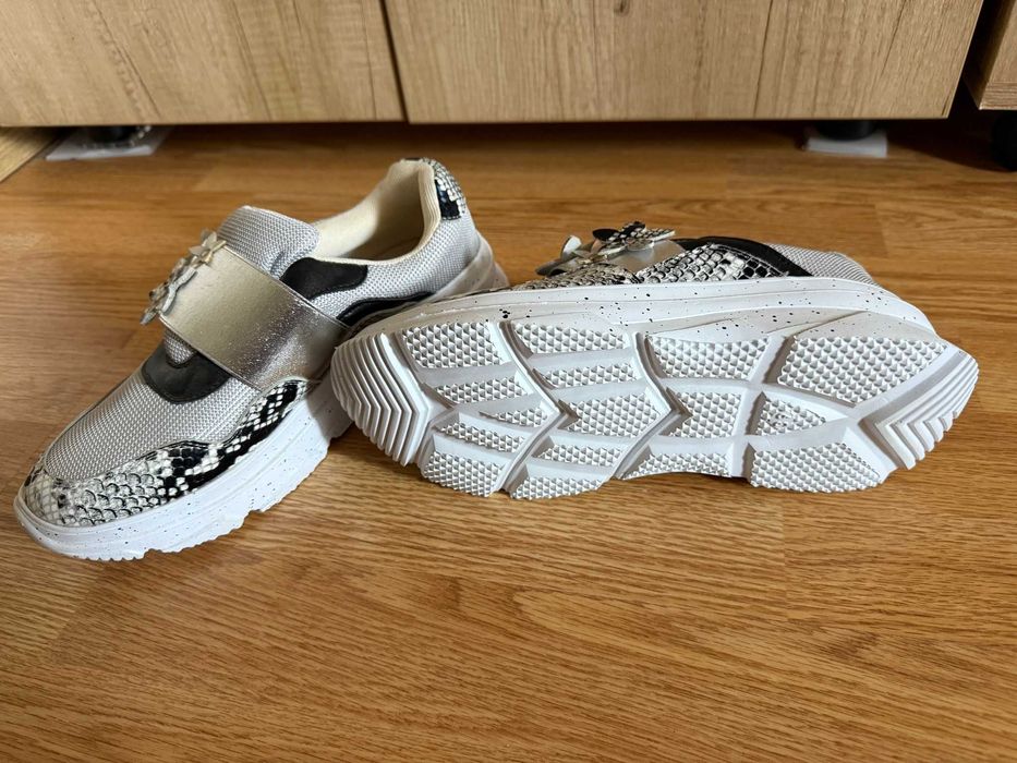 Adidasi dama TheZeus marime 39 - noi