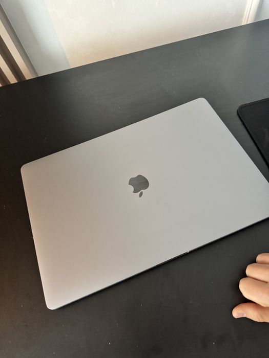 MacBook Pro 16-inch (2019) – Intel Core i7, 16GB RAM, 512GB SSD