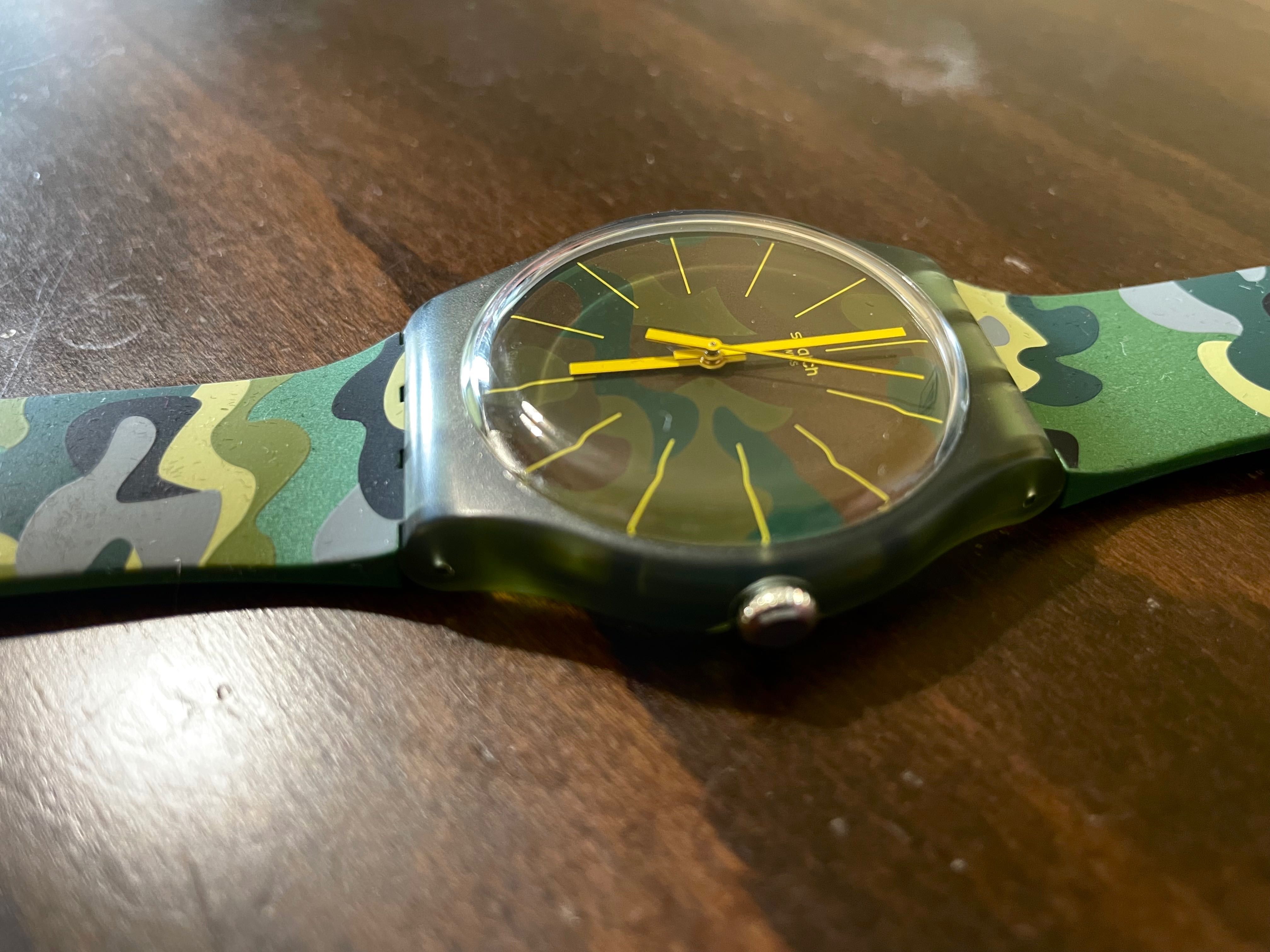Swatch камуфлажен часовник