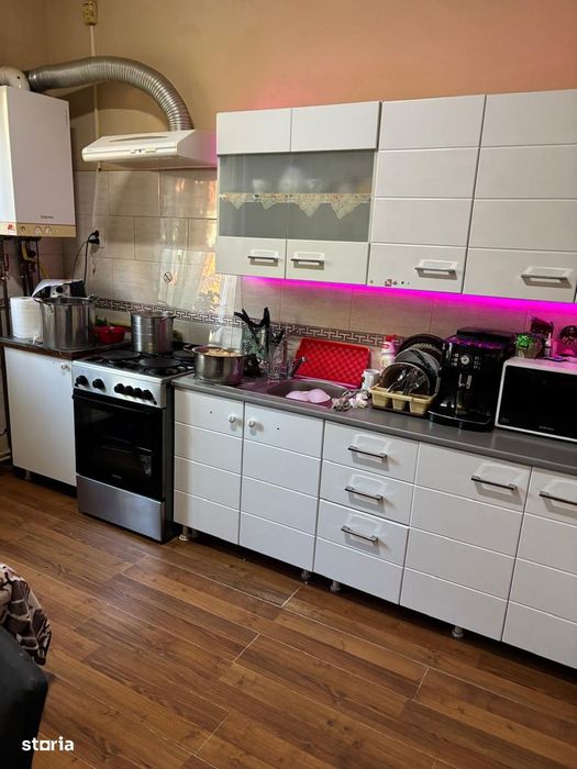 Vand apartament 2 camere Centru