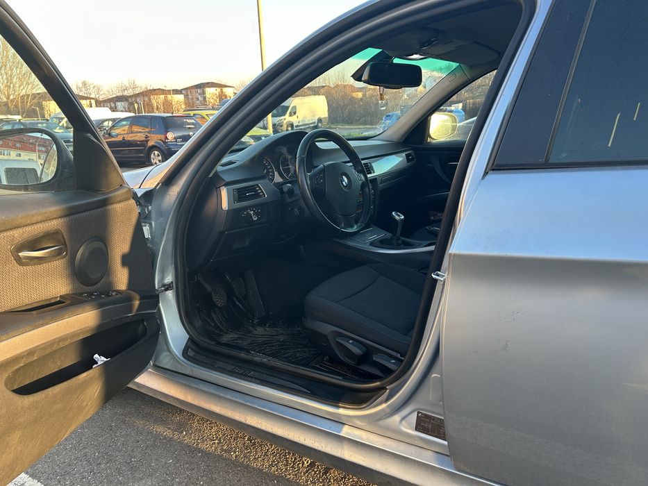 Vand masina personla cu toate actele la zi.