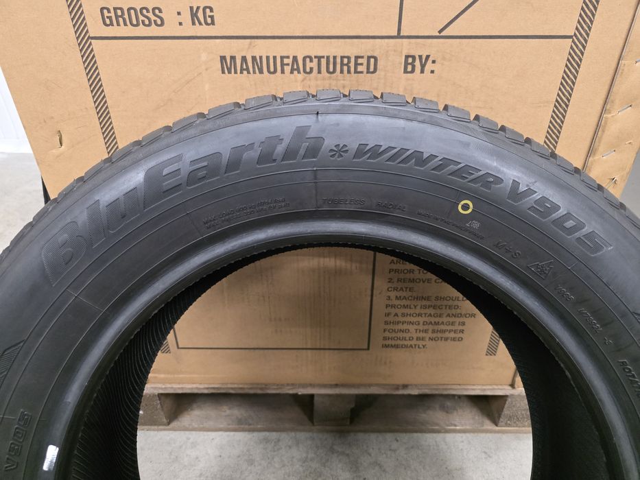 225/60/18 100H 4бр.YOKOHAMA BluEarth WINTER V905-DEMO