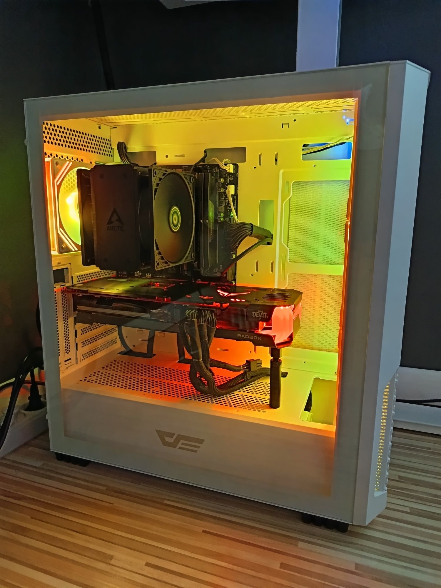PC Gaming / Ryzen 7 7700 / RX 6700 XT 12GB / 64GB DDR5 / SSD 1TB M.2