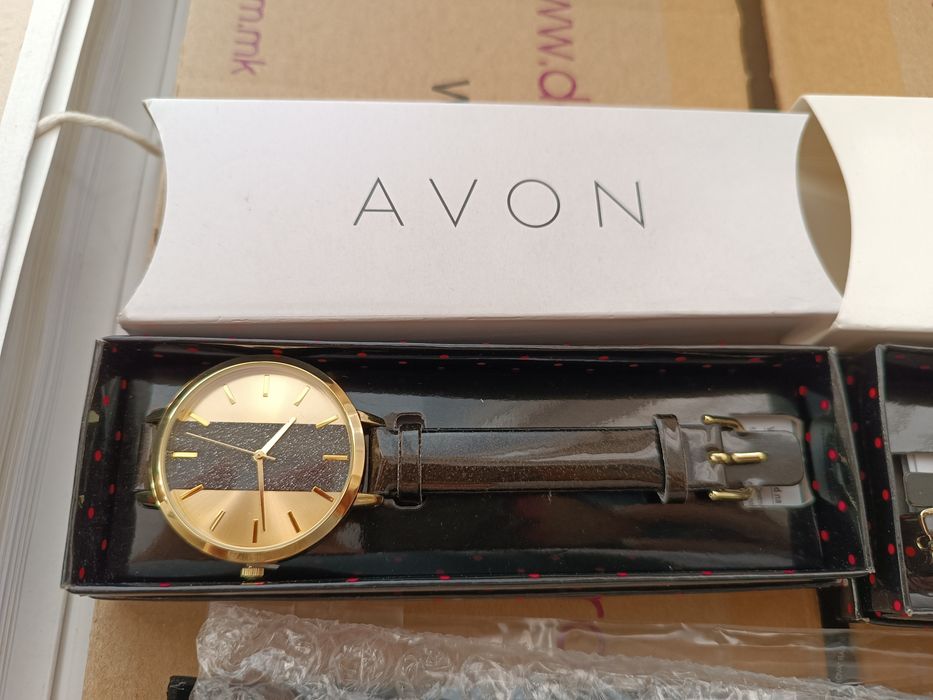 Часовници от AVON