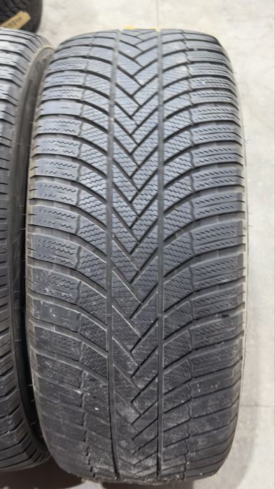 Зимни гуми 235/55/19 Bridgestone dot21