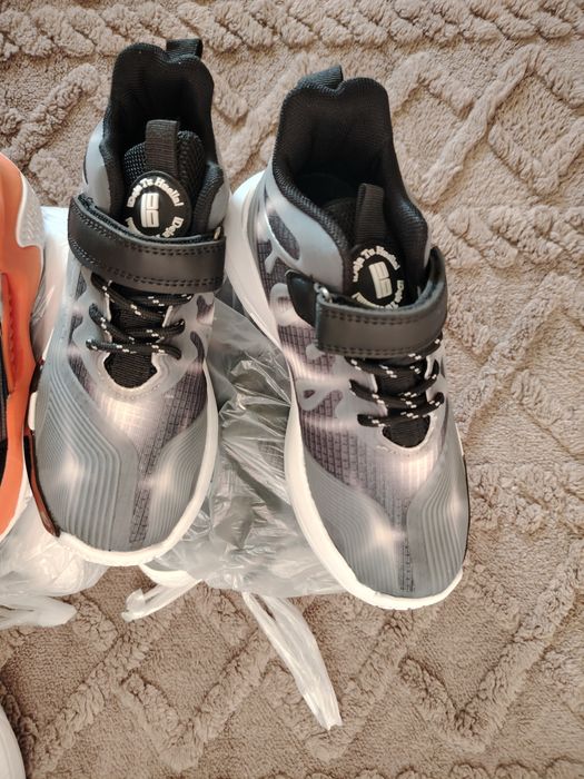 Adidași noi ptr fete și băieți