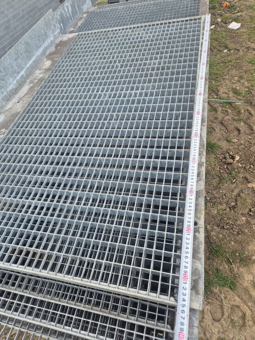 Trepte și scări metalice pentru interior și exterior