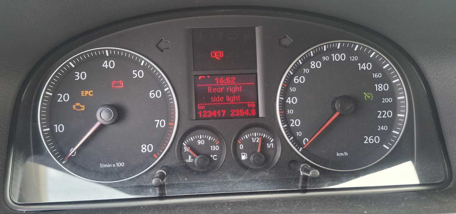 Volkswagen Touran 1.6FSI 115PS (6+1места)