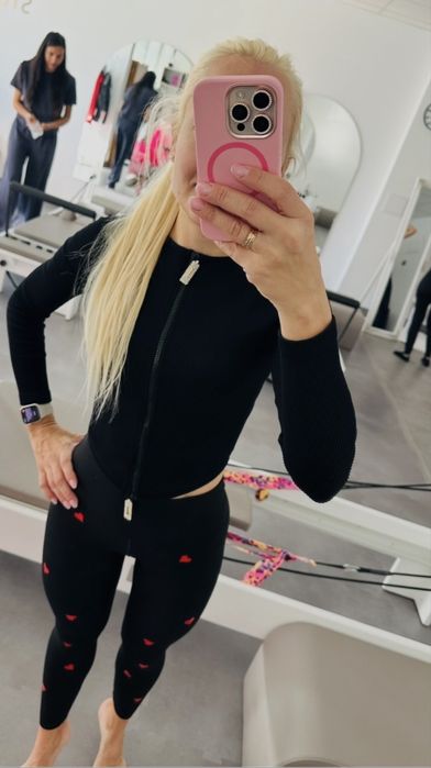 Яке+пантплон САЩ, цена за 1 брой = 50 лв.